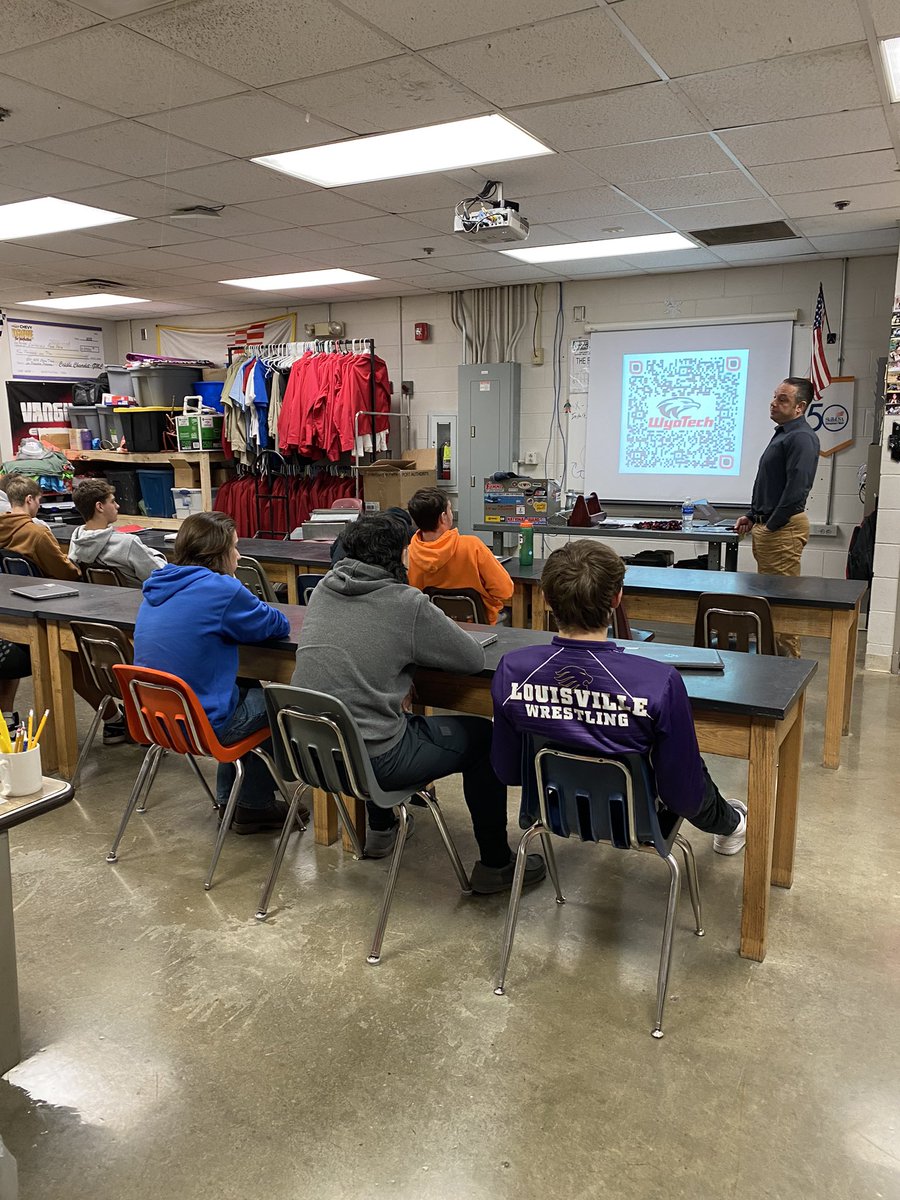 MrZweep's tweet photo. Thank you John Nardone from @wyotech for speaking to my classes about the learning opportunities and great experiences at WyoTech! #ne_sts #teachsts #itisagreatdaytobeashopteacher #purplepride #cte #wyotech #shopclass https://t.co/bdq4qFBgEl