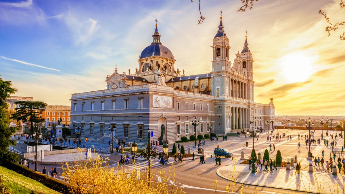 NickLovesSpain's tweet photo. This month marks 8 years since I first stepped foot in Spain.

A country that quickly became my favorite place on Earth.

Here are the 30 aspects of Spanish culture I find the most fascinating:

(a 🧵) https://t.co/dv1hlpoekS