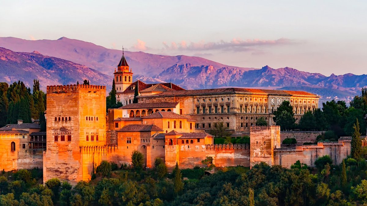 NickLovesSpain's tweet photo. This month marks 8 years since I first stepped foot in Spain.

A country that quickly became my favorite place on Earth.

Here are the 30 aspects of Spanish culture I find the most fascinating:

(a 🧵) https://t.co/dv1hlpoekS