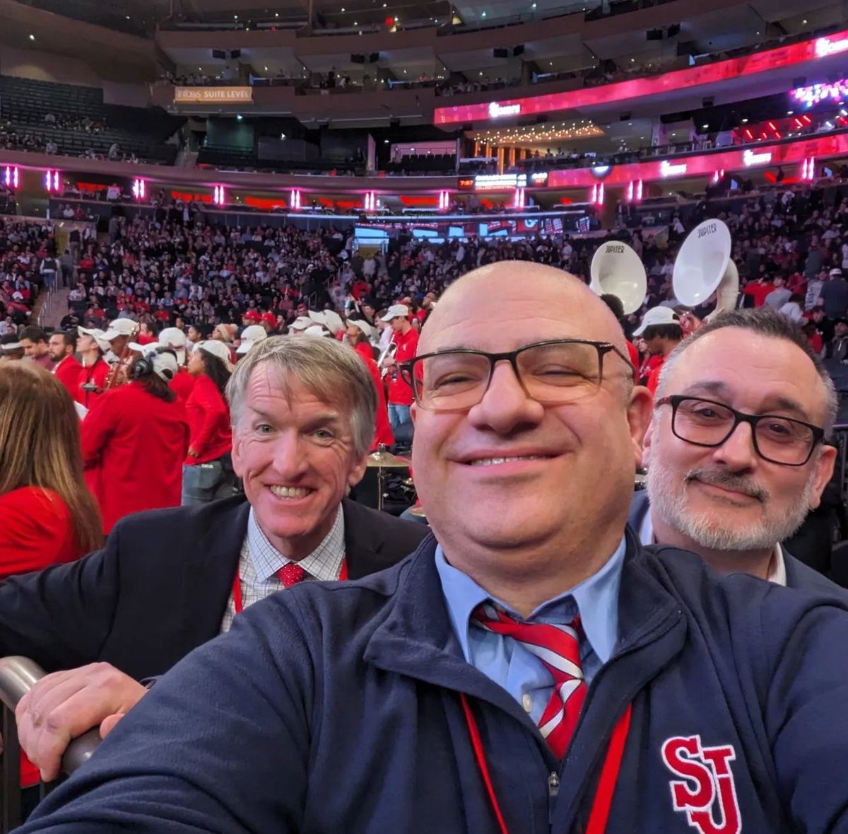 NotoriousNJV's tweet photo. The #NickyV photo drop with my #stjohnsfam after #sjubb defeated PC @TheGarden. https://t.co/TzrKCae4lq