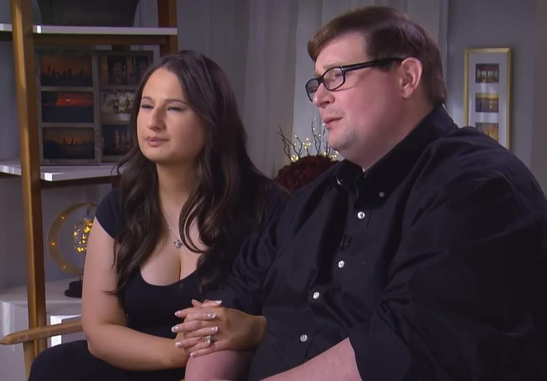 roja_dom's tweet photo. Does Gypsy Rose and her husband remind anyone else of Lois and Peter? https://t.co/9DE1pXleI6