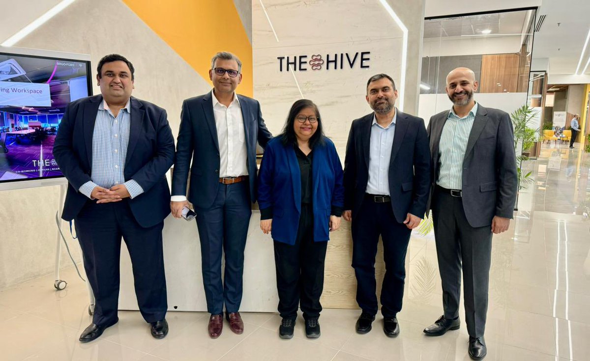 owaisz's tweet photo. Happy to announce the new @thehivepakistan at NASTP silicone. @jehan_ara @faizanlaghari @azzfur and Zeeshan Aftab.  Lovely to have you guys over. https://t.co/fXU4RkrsRq
