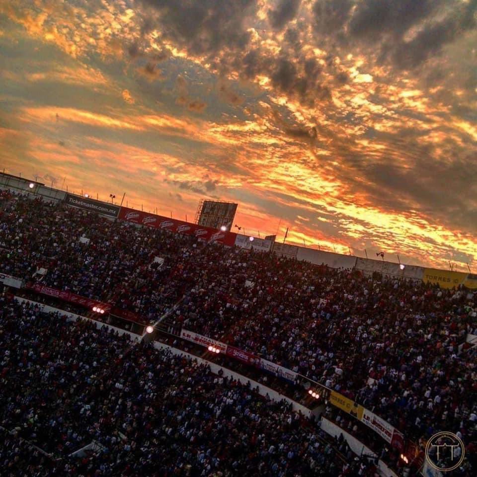 Luis_Llamass's tweet photo. Llevamos 4 años sin Temporada Grande y un año y medio con el juicio. Hoy por fin darán la noticia oficial del regreso de los toros a @LaPlazaMexico

Exigencia siempre, pero después de tanto sufrir, aprendamos a disfrutar antes de reventar.
Nos volveremos a ver y eso da felicidad. https://t.co/M3ioMjEfl5