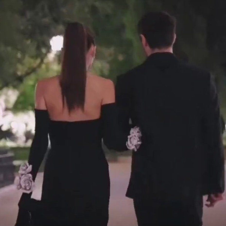leyken_edits's tweet photo. #HandeErçel and #BurakDeniz leaving fox forever and going digital when #Bambaşkabiri is over: https://t.co/Cwdj0NgwJ2