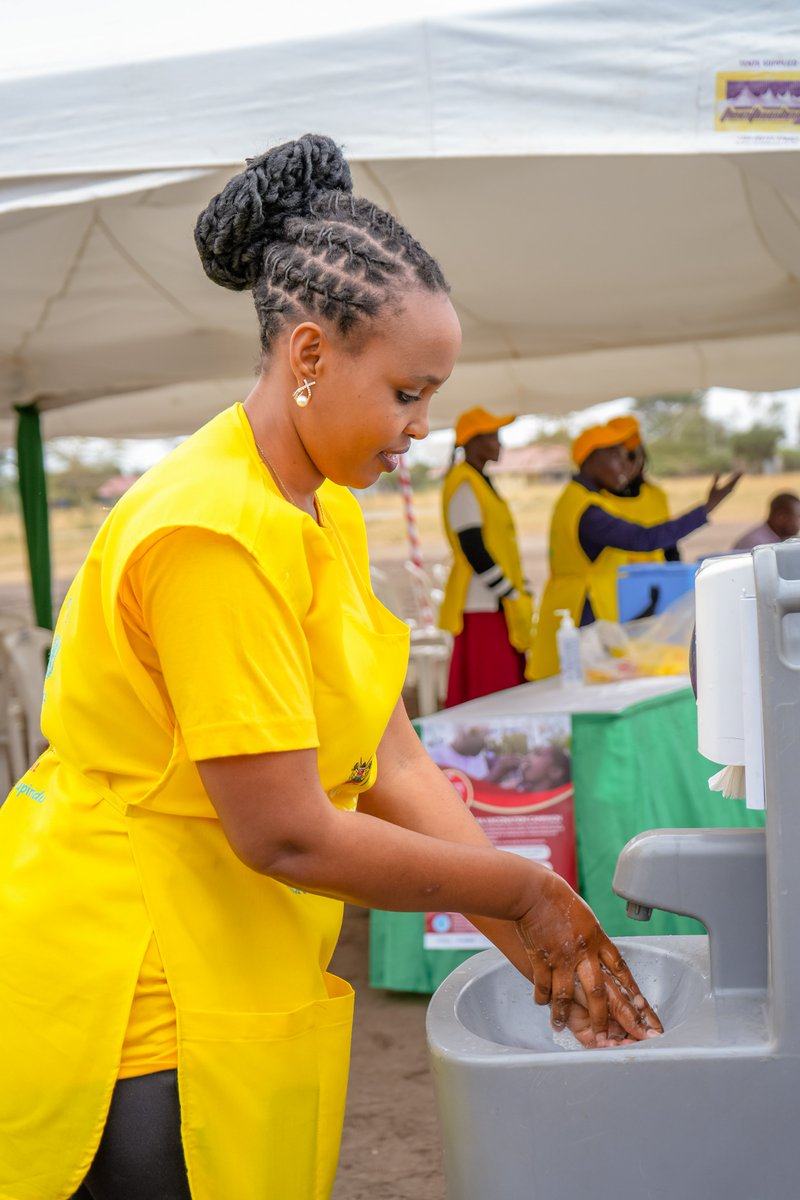 #ThursdayTip 

Wash your hands frequently and properly to prevent bacterial, diarrheal, and respiratory diseases such as :

✅Cholera
✅Ebola
✅Shigellosis
✅Influenza

Use soap and water for at least 40-60 seconds.🤲🧼
Handwashing saves lives!