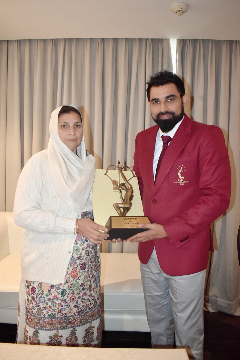 Proud Moment for a Morther ✨❤️

#MohammedShami #India #ArjunaAward