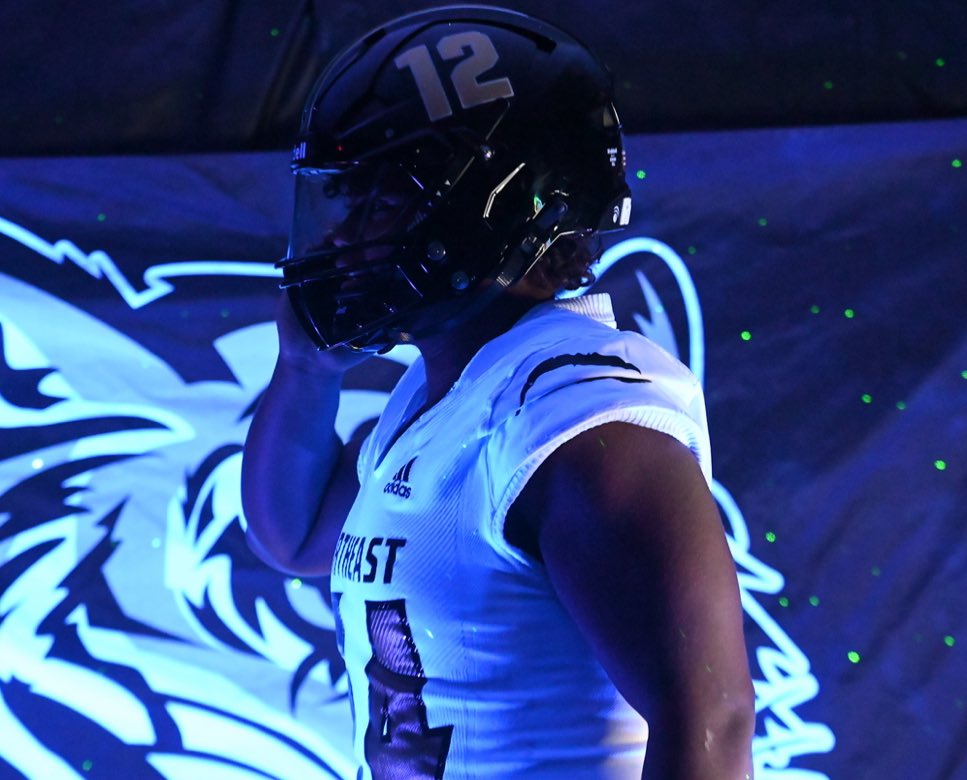 Corey_Clint's tweet photo. I will be Signing with Northeast Community College February 7th at Thrasher High School at 9:00 am.🔒🐯@ThrasherFB @NEMCCTigers @R_Trevathan @CoachColeyFB @Mancutch_24 #AGTG https://t.co/GVgD9vJWKF