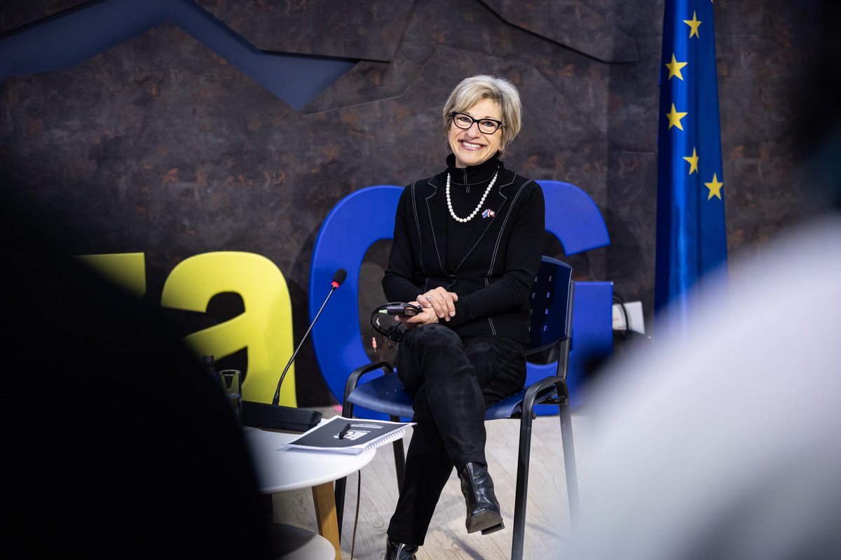 evropska_kuca's tweet photo. In the next 6️⃣ months, #Belgium presides over 🇪🇺 Council ☝️. Belgian Ambassador  to 🇲🇪 and 🇷🇸 @BelgiumBelgrade HE Cathy Buggenhout presented priorities of the 🇧🇪 presidency: Protecting citizens 🙋‍♂️, strengthening the economy 🏭, preparing for the future 🤝 #EUforME 
@EU2024BE https://t.co/7FHRQI5R0j