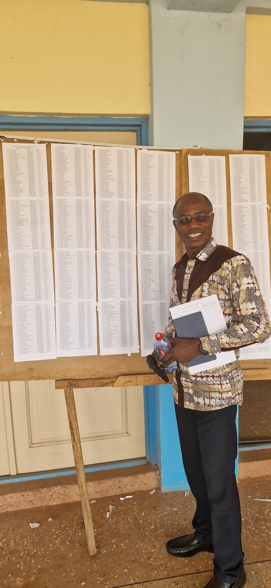 robinedwardtodd's tweet photo. Today we are at Koase SHTS with the Director-General of @nacca_ghana, Professor Appiah, to check on progress with the SHS curriculum trial. Management and teachers are very enthusiastic about the new curriculum. Students told us that they are gaining a lot from group work. https://t.co/kTY6c2758e