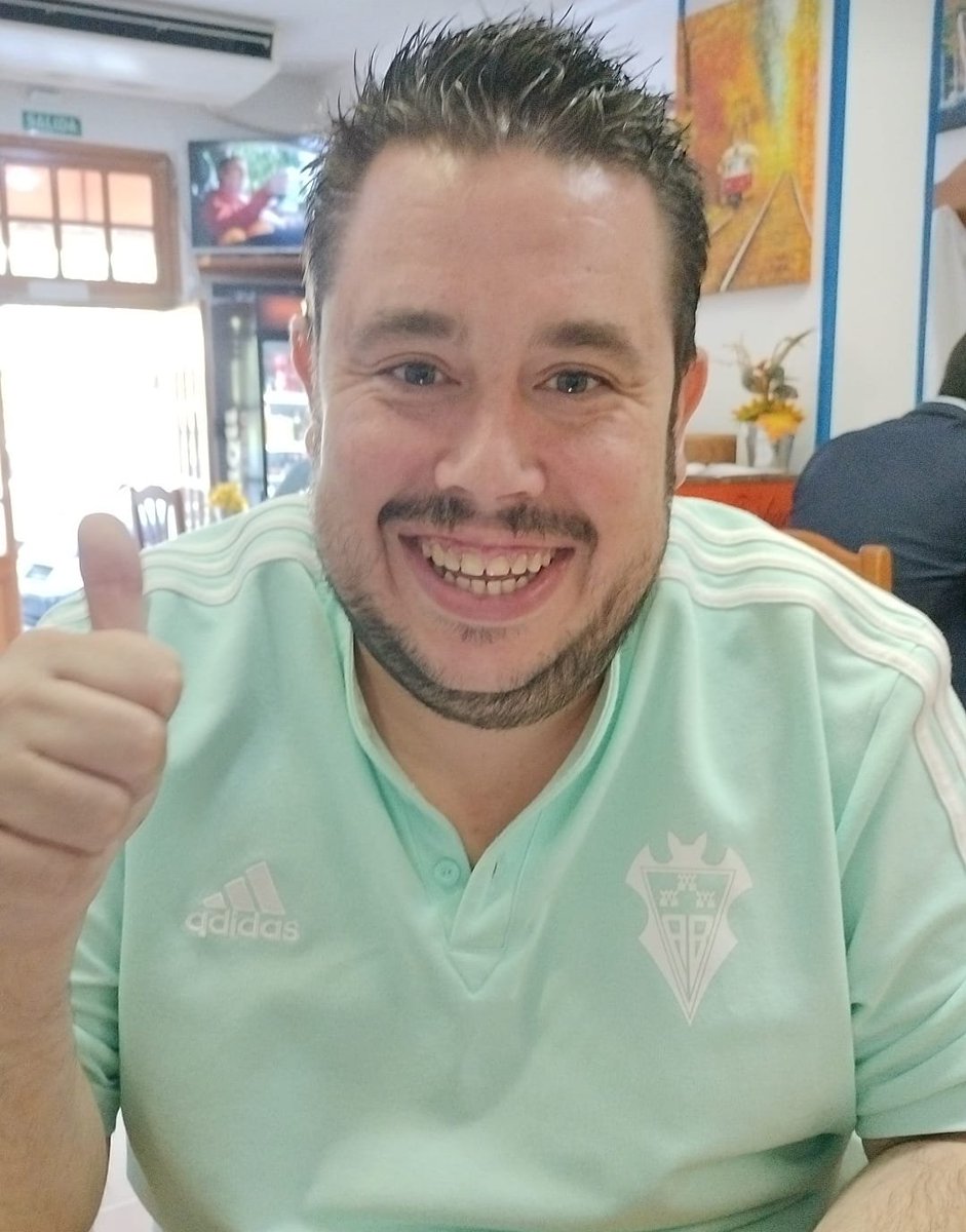 CurvaRommel's tweet photo. Se va uno de los nuestros!!😭😭😭😭 gran amigo y la sonrisa por bandera. Ahora te toca empujar desde el cielo a nuestros @AlbaceteBPSAD https://t.co/uRWDSwfrUf
