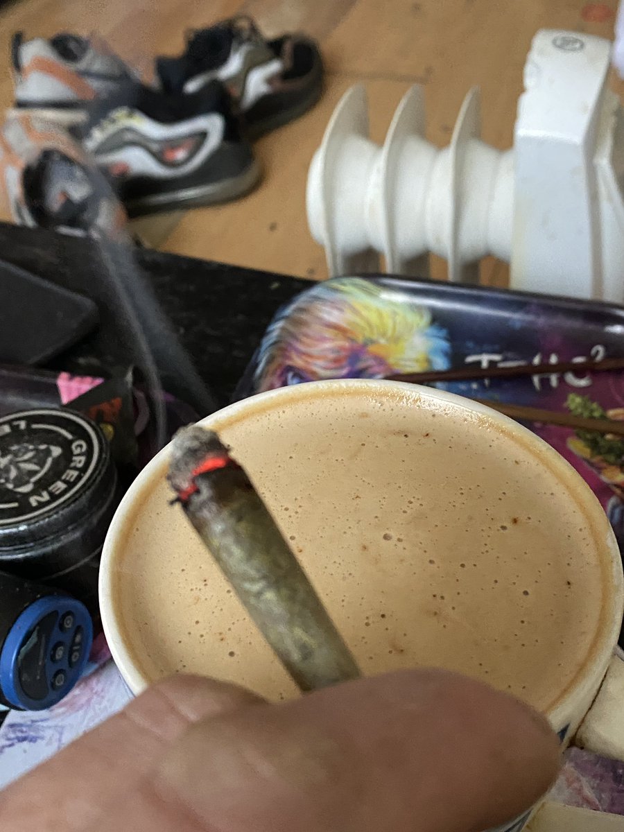 Greengiggles420's tweet photo. GA,From the Emerald Isle whoever you are wherever you are Enjoy #CannabisCommunity #cannabisculture #@420 #CannabisNews #PPP #CannaLand #LegalizeIt #FDepression #LokiS2 #CoffeeTime #Medical #StonerFam #Stardawg #wakeandbake #growyourownweed #Tattoos #Piercings #Pits https://t.co/K2NSXyf3TX