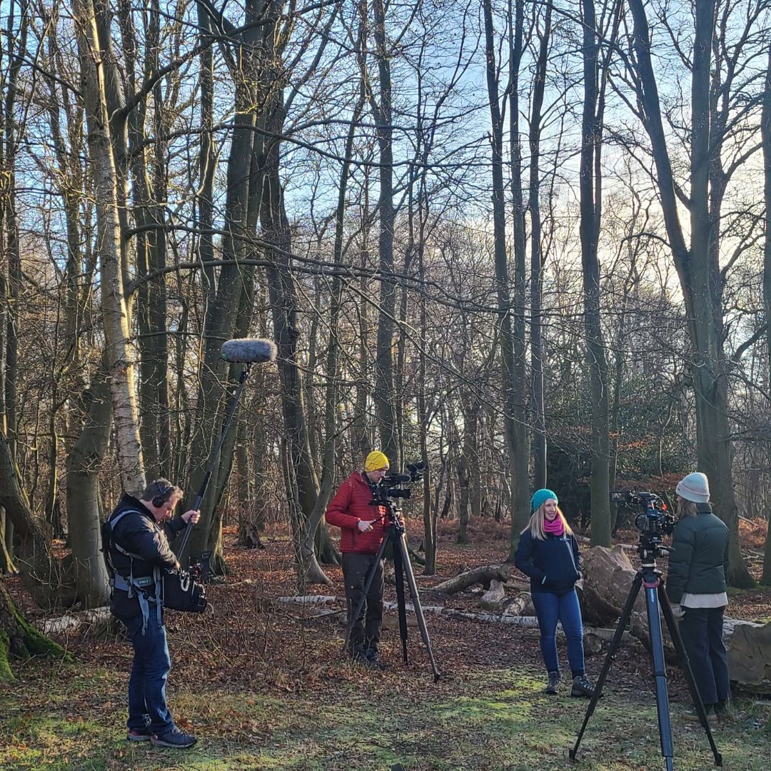 FieldStudiesC's tweet photo. Take a peek behind the scenes of filming for @BBCTheOneShow which happened earlier today @FSCEppingForest
A perfect, bright day to start looking ahead for the signs of spring! 🌱Watch tonight at 7pm on BBC1.
https://t.co/D3xk3Hvbuh
#SpringSpotting @RoyalSocBio https://t.co/fUVUCjtBr6