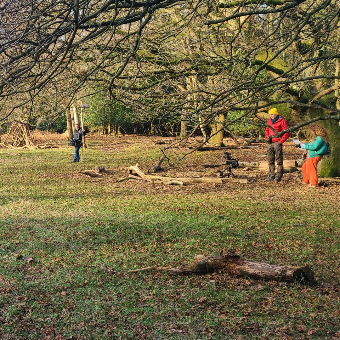 FieldStudiesC's tweet photo. Take a peek behind the scenes of filming for @BBCTheOneShow which happened earlier today @FSCEppingForest
A perfect, bright day to start looking ahead for the signs of spring! 🌱Watch tonight at 7pm on BBC1.
https://t.co/D3xk3Hvbuh
#SpringSpotting @RoyalSocBio https://t.co/fUVUCjtBr6