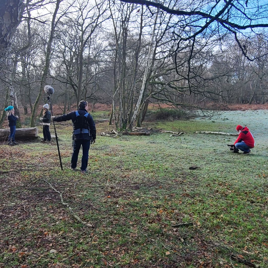FieldStudiesC's tweet photo. Take a peek behind the scenes of filming for @BBCTheOneShow which happened earlier today @FSCEppingForest
A perfect, bright day to start looking ahead for the signs of spring! 🌱Watch tonight at 7pm on BBC1.
https://t.co/D3xk3Hvbuh
#SpringSpotting @RoyalSocBio https://t.co/fUVUCjtBr6