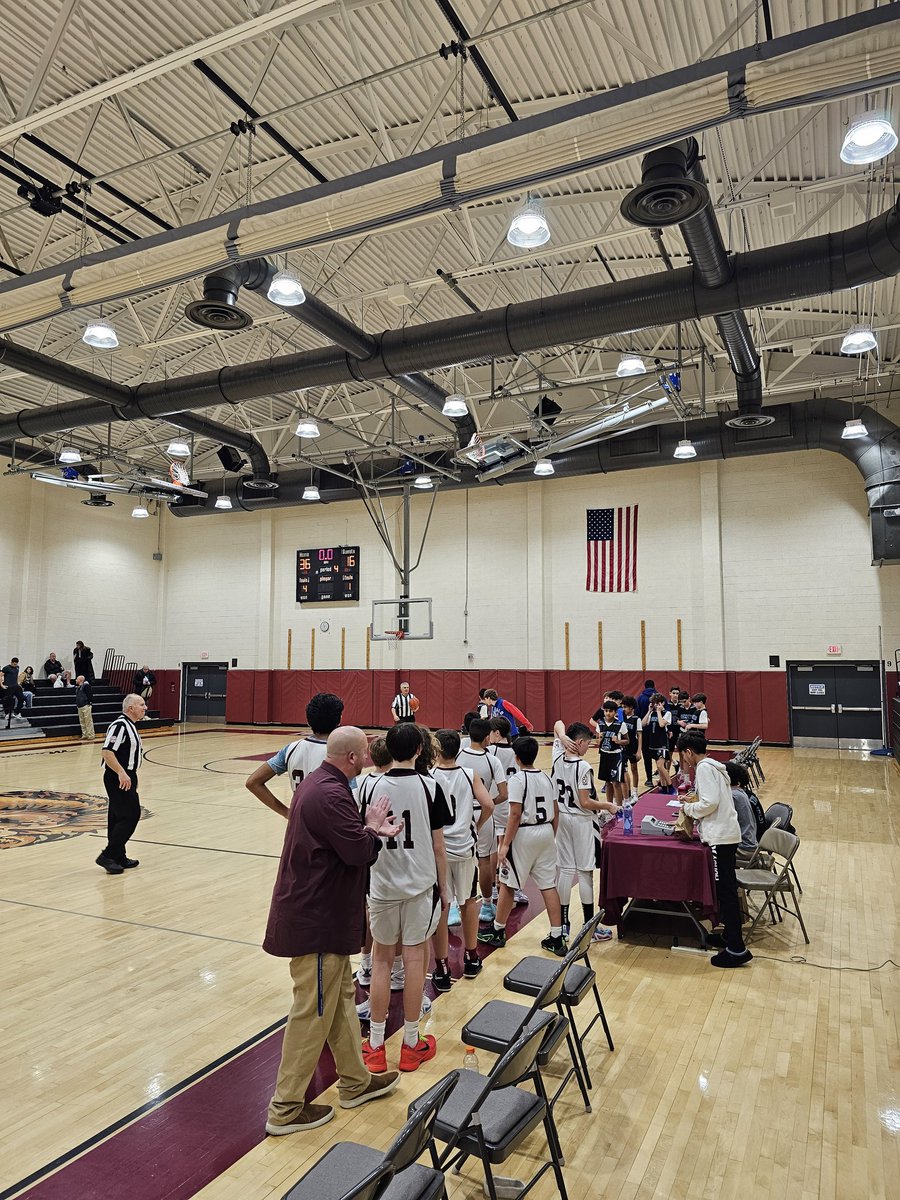 Great win by the boys' 6/7 basketball team last night to continue their undefeated season.