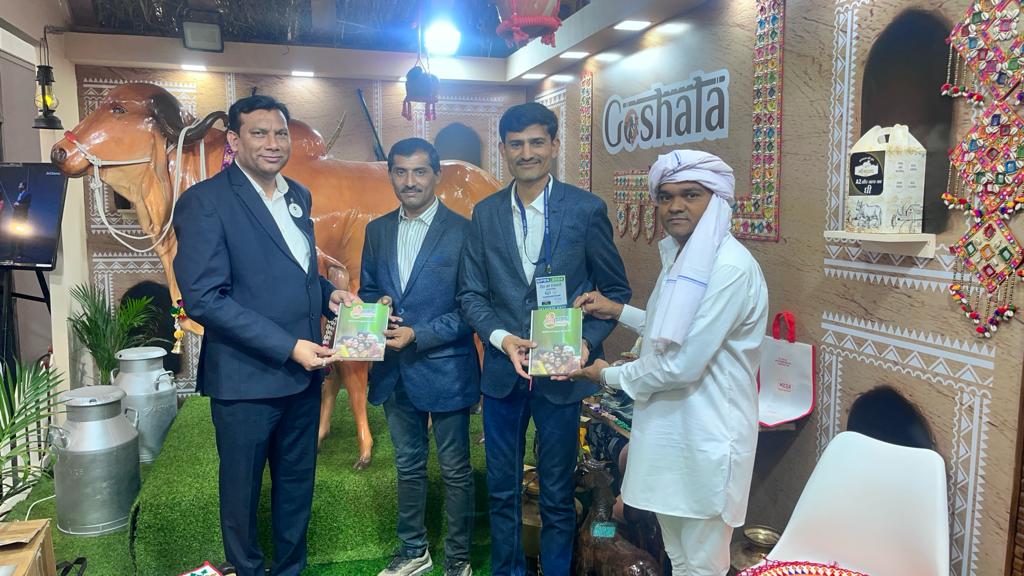 RadheDairy's tweet photo. Discover tradition-infused flavors at GPBS 2024, Rajkot! Elevate your meals with Vastu Ghee. Join us for an extraordinary journey through flavors!
.
.
.
Here, the glimpse of Day 4 unfolds!
.
.
#PremiumGhee #tastydishes #pureghee #exhibition2024 #vastughee #rajkot https://t.co/Smsxdsxn11