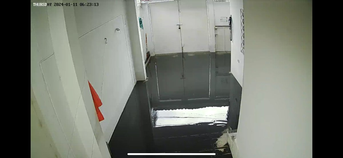 alexcerv22's tweet image. #Lluvias #Alborada13Etapa Lo mismo de siempre ahora sumado a obras inconclusas, calles dañadas, sin tapas de alcantarillado. Hasta cuándo? @eluniversocom @ecuavisa @teleamazonasec