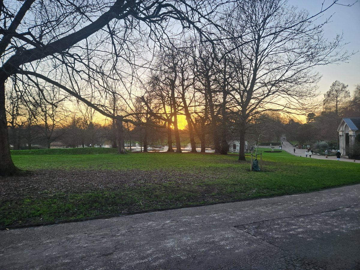 Lucy V Barton tweet media