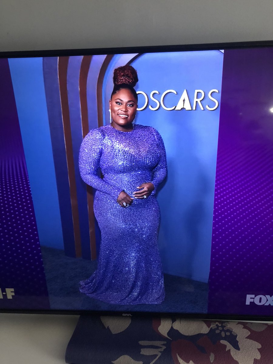 lasttoletgo's tweet photo. Not offensive?? Covered up??? Tired of people playing in plus women's faces!!! She looks beautiful not just the dress her body looks beautiful she doesn't have to not “offend” you!! Awful descriptions #curvyisbeautiful #BodyShaming @foxsoultv #Teagif #foxsoultv @claudiajordan https://t.co/3CxgN5yyJ9