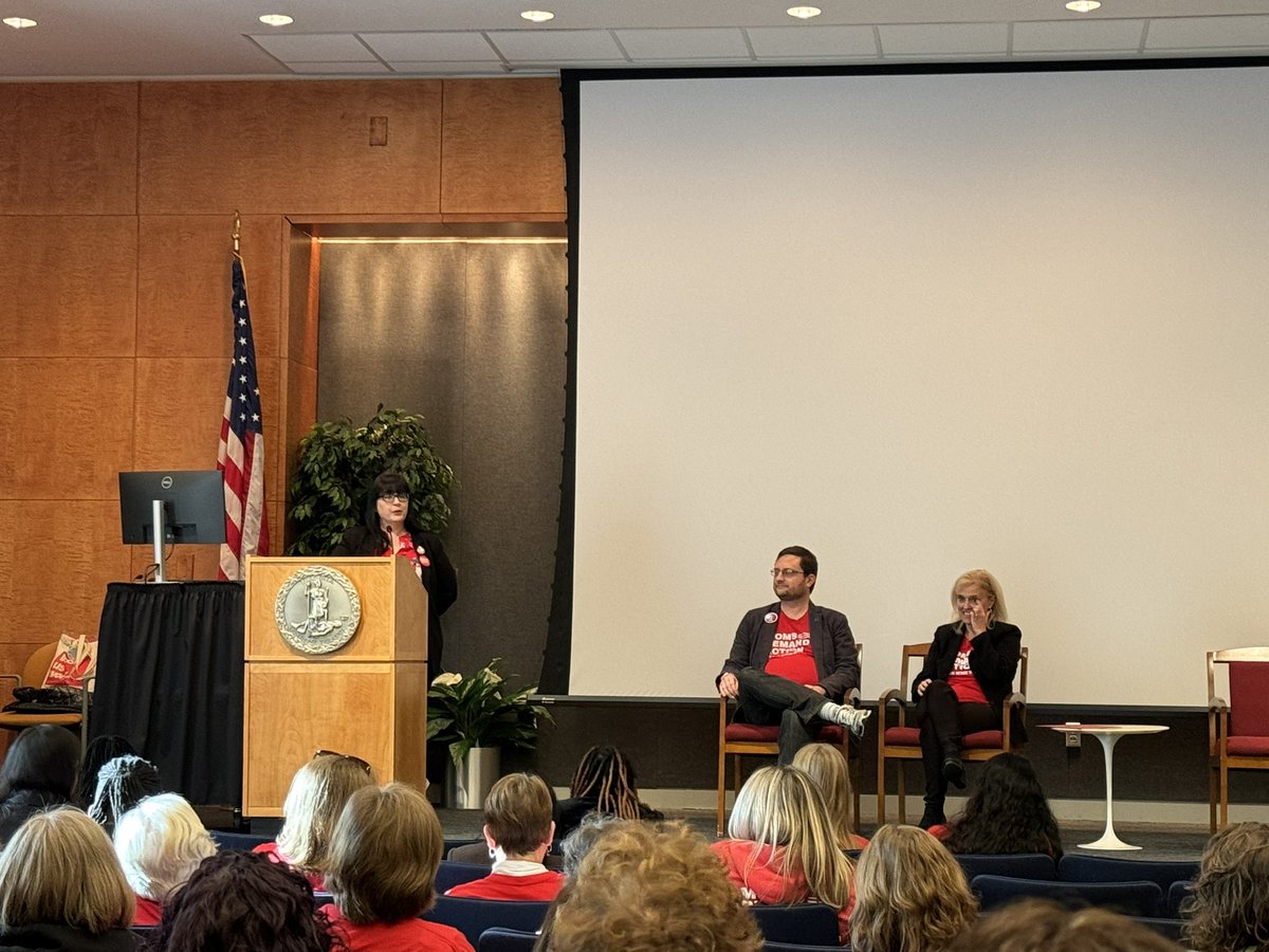 BMegsz's tweet image. We’re mad as hell and we deserve to be. Keep showing up. Keep telling your story. Don’t back down. @LauraJaneCohen @MomsDemand @StudentsDemand #VAleg #MomsAreEverywhere #AdvocacyDay2024