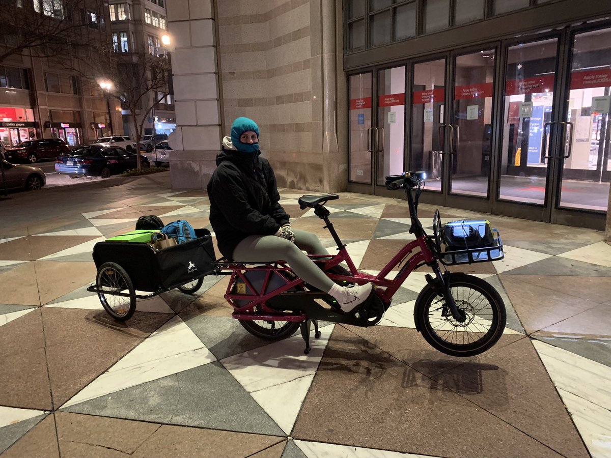 kgrina's tweet photo. Groceries ✅ 
Macy’s Return ✅
Luggage for Flight ✅
Girlfriend ✅
Speaker for Tunes ✅

The car brain cannot comprehend. 

#bikedc #ebike https://t.co/5Sjz0XXfqE