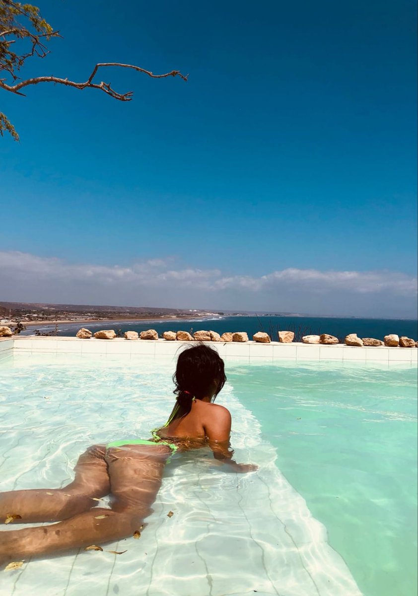 AnguloAlava's tweet photo. Mi vida por los paisajes 😍
#beachlover #tanning #perfectcolor #smile #beauty 
#happiness #justhavinfun #brunette #love #fashion #bikinigirl 
#sunnyday #salinas #montañita #tattoedgirl #wildbikini #landscape https://t.co/8lqmdEGO02