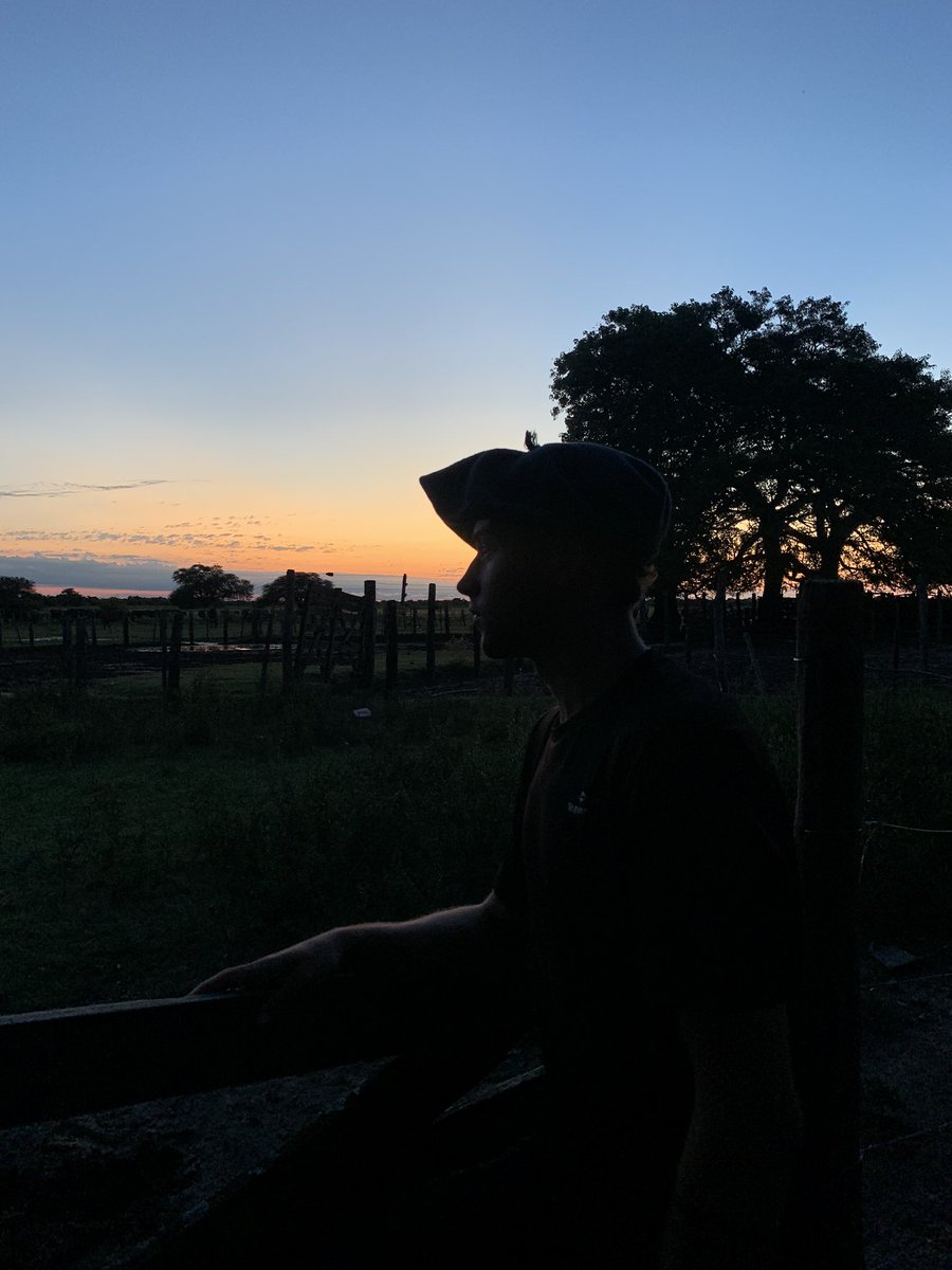 No hay nada más hermoso que el campo y la tranquilidad , encontras personas humildes pero con un corazón enorme , conoces personas nuevas y te hacen sentir como si fueras parte de su familia… Gracias por estos hermosos días que pase en el campo🏇🏻❤️🌒