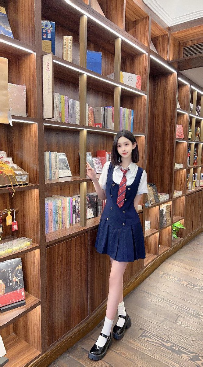 Robertqiubite's tweet photo. #上海 声音甜美 皮肤雪白无疤痕
性格温柔 最佳女友款👩
- 筷子腿 腰臀13超级好 技巧多多
-🉑️kiss 69 全面配合

#萝莉 #御姐 #福利妓 #校花 #公交车 #约炮 #线下 #调教 #二次元 #制服 #外围 #cosplay #二次元线下 #模特 #cos #土豪 https://t.co/b6qLTg1WSx