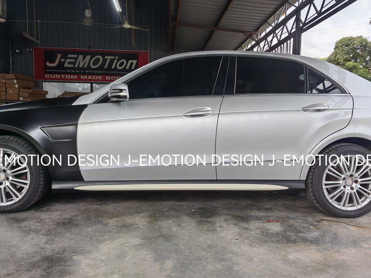 SimonChen9738's tweet photo. MERCEDES BENZ W212 CONVERT TO W213 FACELIFT AMG E63 BODY PARTS AND BODY KIT #simonchen #jemotiondesign #alphard #alphard10 #alphard20 #alphard30 #20vellfire #30vellfire #vellfire #lexuslm #modelista #jebodykit #jedesign #jemotionbodykit #w221 #w223 #w222 #w207 #w212 #w213 https://t.co/f3vbbWxvqU