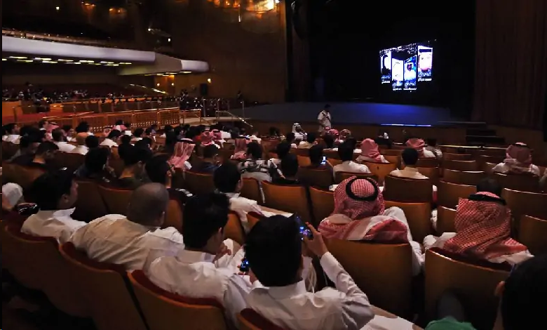 IndependentGulf's tweet photo. A #film can be seen as a portal to a #culture's soul, as it encompasses #poetry, #music, #costumes, #food, and #literature.
#SaudiArabia
Here are the 3 #movies recommended by the #SaudiFilmFestival director to get an authentic taste of #Saudilife!
https://t.co/zQMPumJq3Q https://t.co/ZYhlmTXZlN