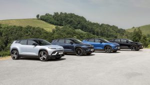 Teslarati's tweet image. 🚗✨ Fisker shifts gears, scrapping direct sales. #Fisker is turning to auto dealers for faster expansion. 🛣️💼 

What do you think about this move?  

teslarati.com/fisker-auto-de… by @Writer_01001101