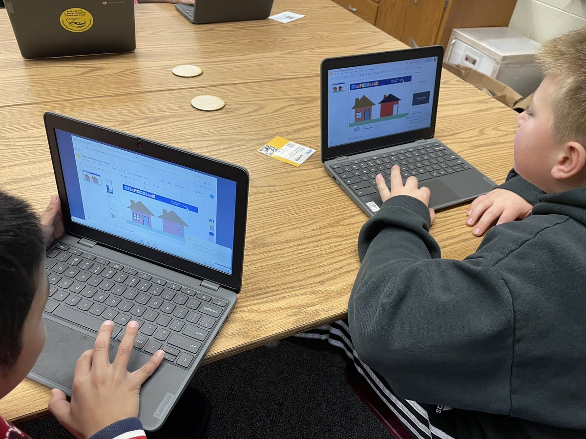 mrlosik's tweet photo. Teaching deeper Google Slides skills to third graders via @tonyvincent #Shapegrams without them fully knowing they’re learning Google Slides until we circle back and talk about what we have learned. #CreateWithChrome https://t.co/XkYFk5DuKs