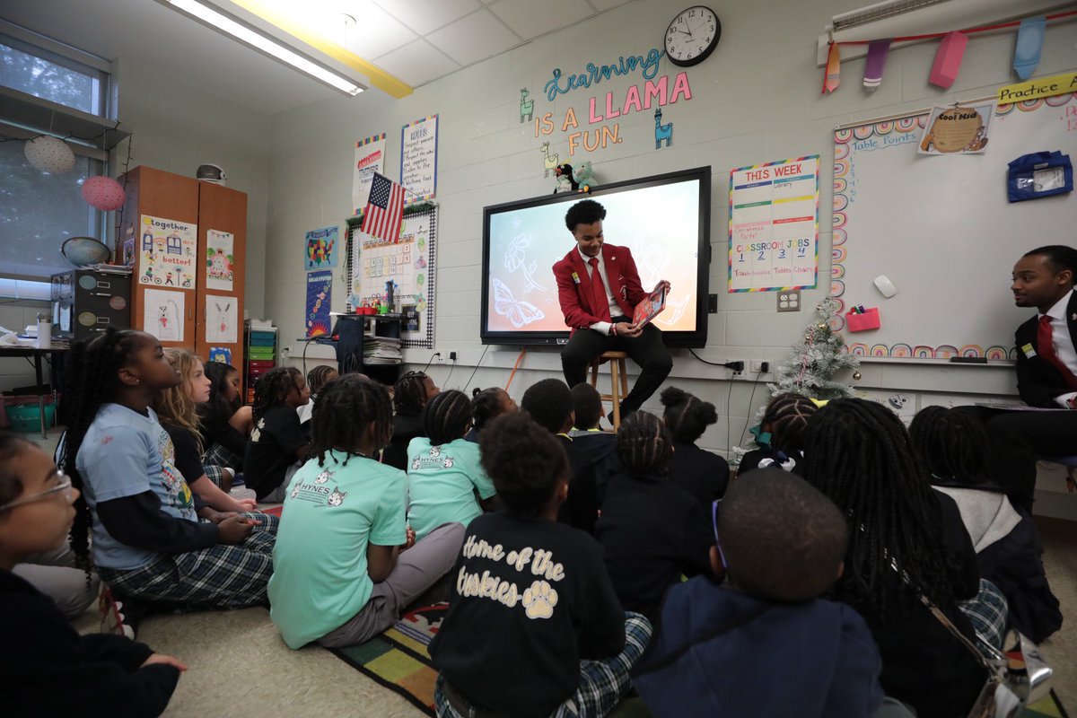 During our 113th celebration of our Founder's Day weekend celebration, @kapsi1911 and @roomtoread partnered to bring the Hands On Books initiative to New Orlean's Hynes Parkview Elementary. #Kapsi #Nationalfoundersday #Nupes