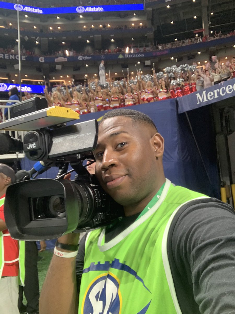 SayLessDoMo's tweet image. This morning, the THOUGHT hit me. I covered and witness Nick Saban's last win as the head coach at the University of Alabama. I knew I was apart of history, just didn’t know it was to this magnitude 🎥. Again, Happy Retirement to the 🐐. #RTR #NickSabanRetires