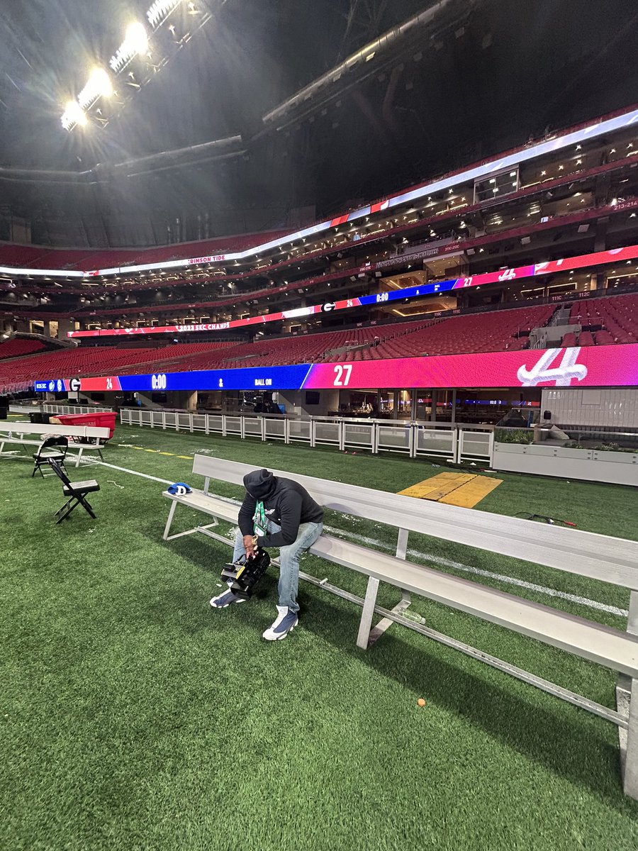 SayLessDoMo's tweet image. This morning, the THOUGHT hit me. I covered and witness Nick Saban's last win as the head coach at the University of Alabama. I knew I was apart of history, just didn’t know it was to this magnitude 🎥. Again, Happy Retirement to the 🐐. #RTR #NickSabanRetires