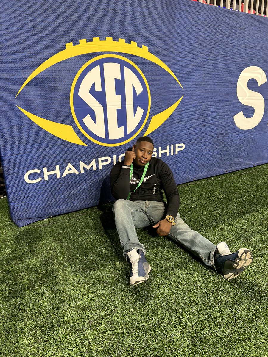 SayLessDoMo's tweet image. This morning, the THOUGHT hit me. I covered and witness Nick Saban's last win as the head coach at the University of Alabama. I knew I was apart of history, just didn’t know it was to this magnitude 🎥. Again, Happy Retirement to the 🐐. #RTR #NickSabanRetires