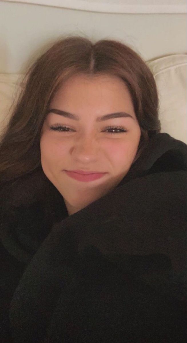 Lisalmn69's tweet photo. Hello tout le monde, je suis de retour pour vous faire bander 😇 https://t.co/b0fDeIGXGS