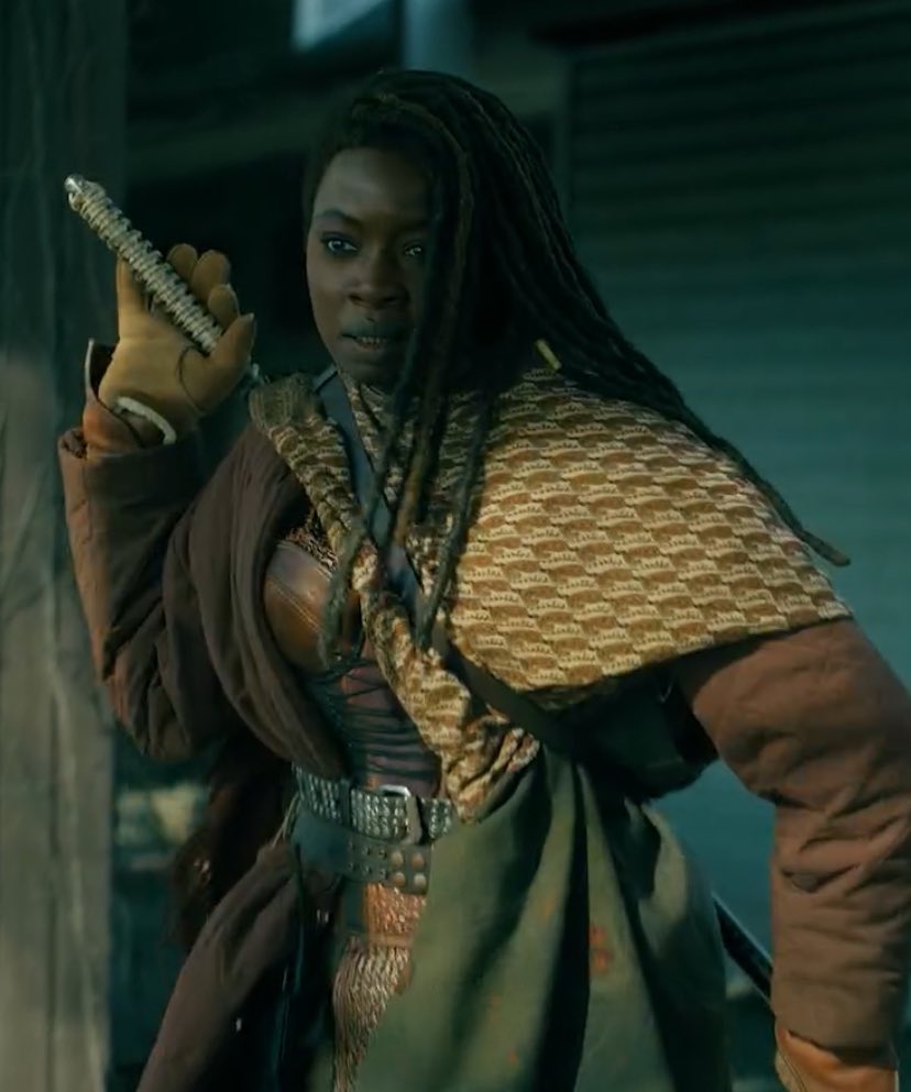 QueenOfTWDU's tweet photo. The lighting is so beautiful and RickGrimes’ wife MichonneGrimes just looks so badass and sexy sexy as always 🔥🔥 #RichonneSpinoff #ZomRomCom Epic Love Story #TheOnesWhoLive #DanaiGurira #AndrewLincoln #MichonneGrimes #RickGrimes #MrsRickGrimes
#Queenoftheapocalypse https://t.co/LdNmciNSMO