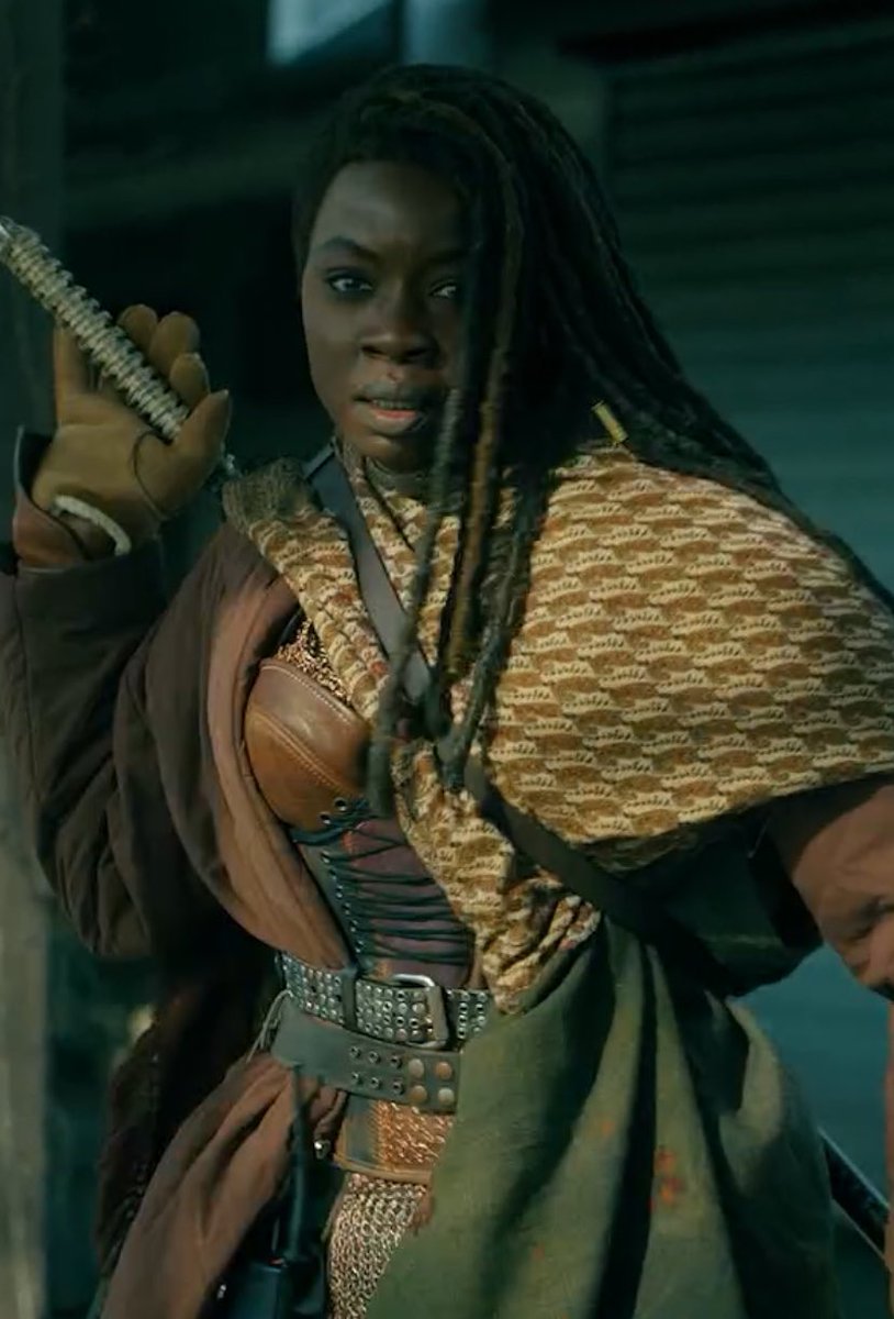 QueenOfTWDU's tweet photo. The lighting is so beautiful and RickGrimes’ wife MichonneGrimes just looks so badass and sexy sexy as always 🔥🔥 #RichonneSpinoff #ZomRomCom Epic Love Story #TheOnesWhoLive #DanaiGurira #AndrewLincoln #MichonneGrimes #RickGrimes #MrsRickGrimes
#Queenoftheapocalypse https://t.co/LdNmciNSMO