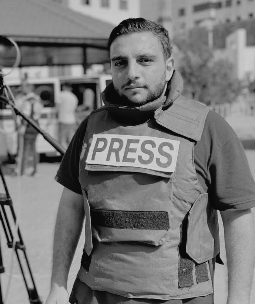 haider_mossawy's tweet photo. استشهاد الصحافي في قناة "القدس اليوم" الفضائية محمد جمال الثلاثيني بقصف إسرائيلي استهدف منزل عائلته في جنوب غزة. https://t.co/BO4AJBQ14X