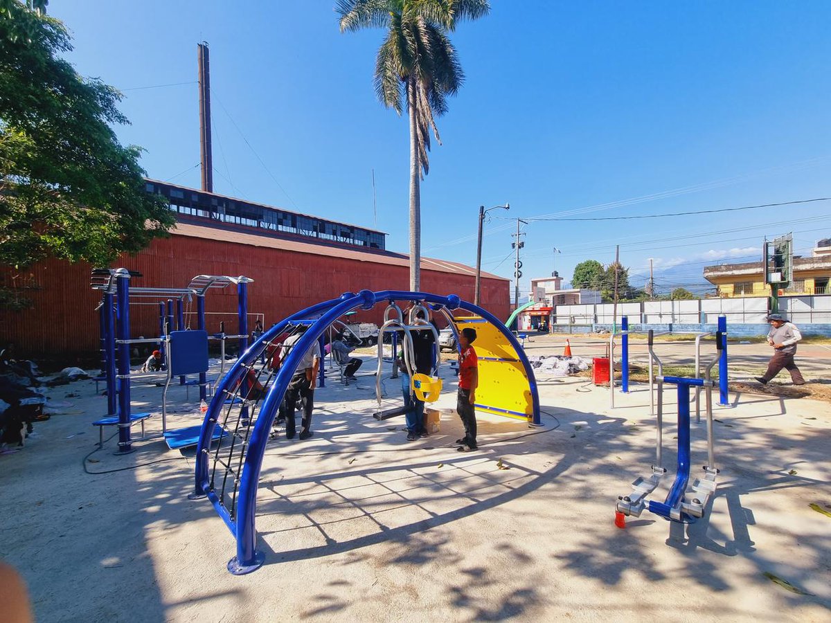 McdGuate's tweet photo. ¡Un nuevo espacio recreativo! El proyecto de gimnasios al aire libre llegó a Coatepeque, Quetzaltenango, para impulsar la actividad física en los vecinos del sector.
#3milAñosRiquezaCulturalGT
#CulturaMotorDesarrolloGT
#CulturaGUATE
#FormarteGT https://t.co/JTF7xsc8xk