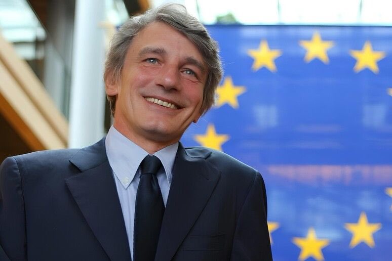ellyesse's tweet photo. Sono passati 2 anni dalla scomparsa di David Sassoli e manca tantissimo. 
Ma la sua eredità è viva per un’Europa sempre più unita e vicina alle persone.  
Domani lo ricorderemo dalle 9 in Campidoglio con un evento sul futuro dell’UE con il gruppo S&amp;D e rappresentanti da 18 paesi. https://t.co/lIkWkbTy7N
