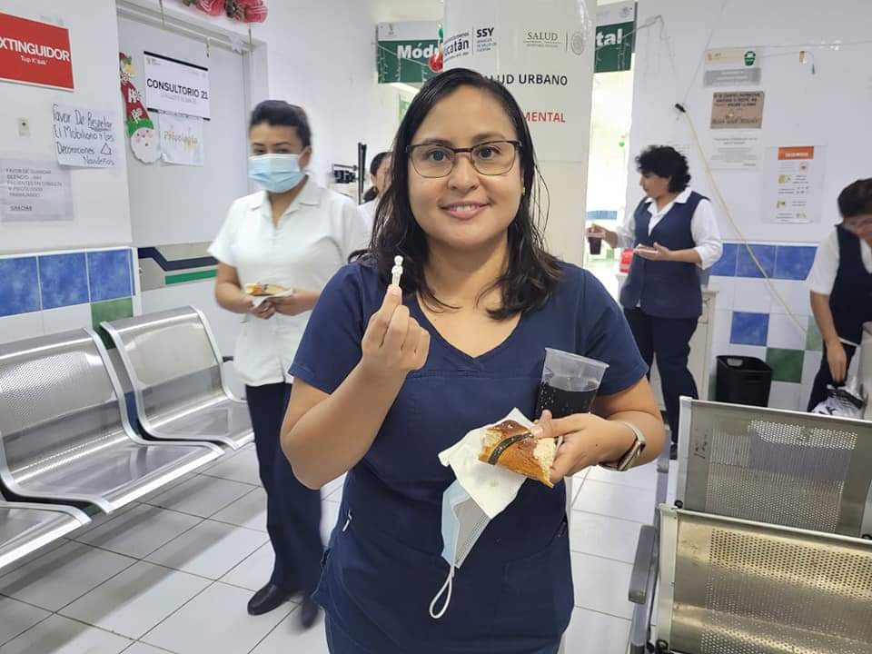 Hace unos días partiendo la tradicional Rosca de Reyes 🤴 🇲🇽
Gracias <a href="/VicenteMLopezC/">Vicente López Cardeña</a> por fomentar nuestras tradiciones y nuestra convivencia #roscatón #roscaton2024 #RoscaDeReyes #UnSindicatoParaTodos