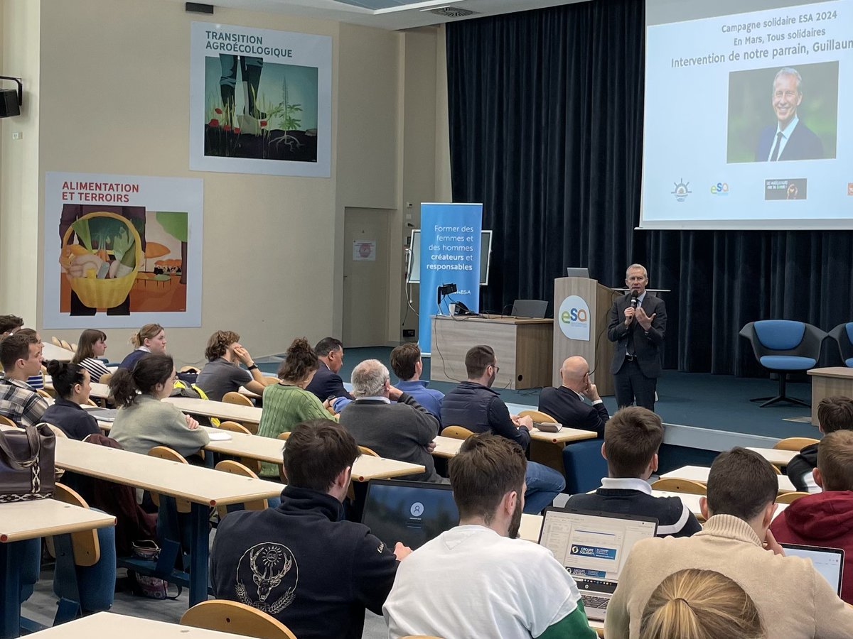 guillaumegarot's tweet photo. Fier d’être le parrain de l’opération « En mars, tous solidaires » des étudiants de l’Ecole Supérieure d’Agriculture (ESA) d’Angers. 
👏👏 à celles et ceux qui se mobilisent contre la précarité alimentaire, qui frappe tant d’étudiants aujourd’hui. https://t.co/r6tv3WqfBQ
