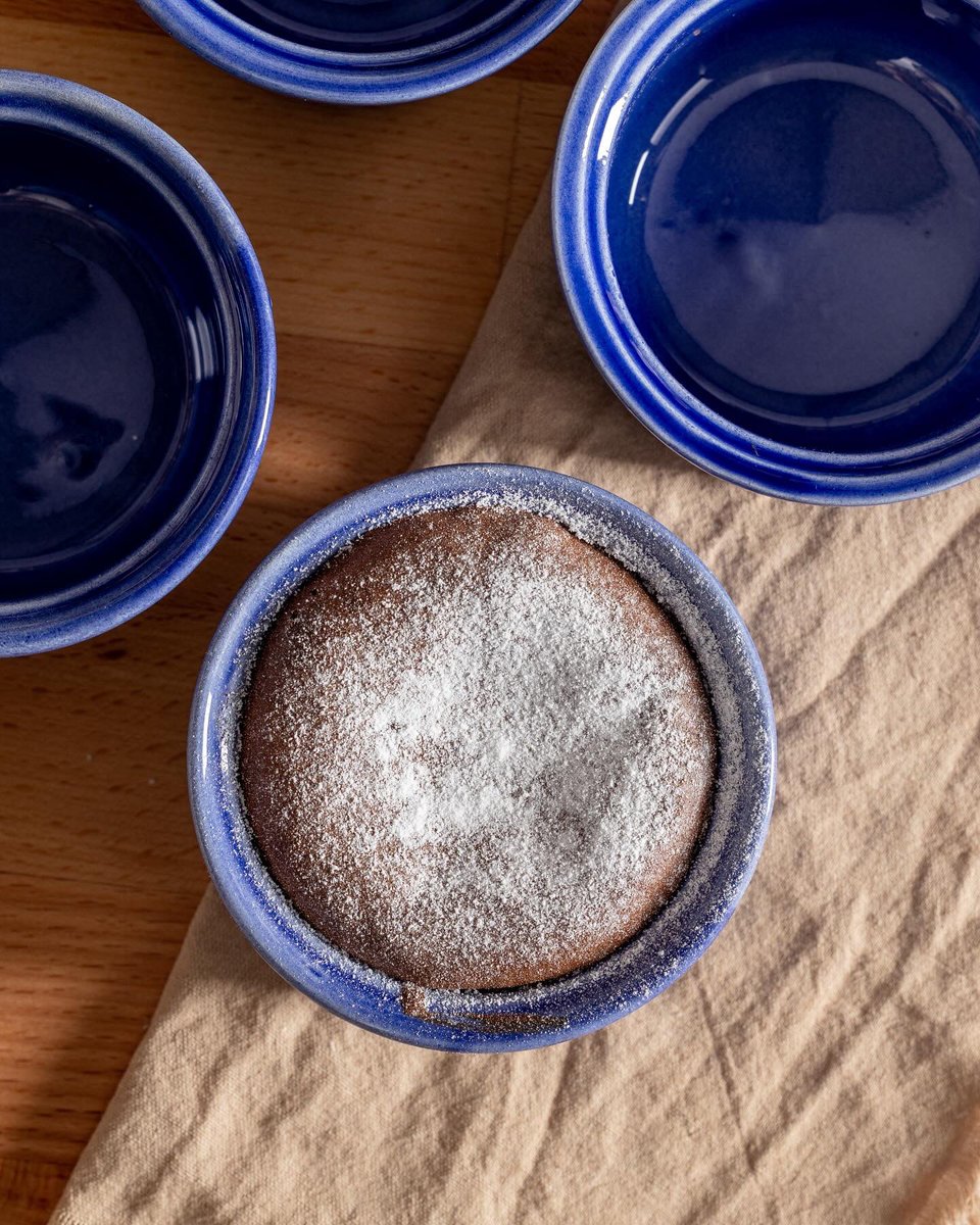 finehometr's tweet photo. Hayalinizdeki tatları sufle kaplarında bulabilirsiniz. Bugünün favori rengi sizce hangisi? 😋🍰 

#finehome #sufle #suflekabı #çeyizlistesi #ıslakkek #tatlı #tatlıtarifleri #çeyiz #çeyizlistesi #sunum #tatlısunumlar https://t.co/4GUwA3lllI