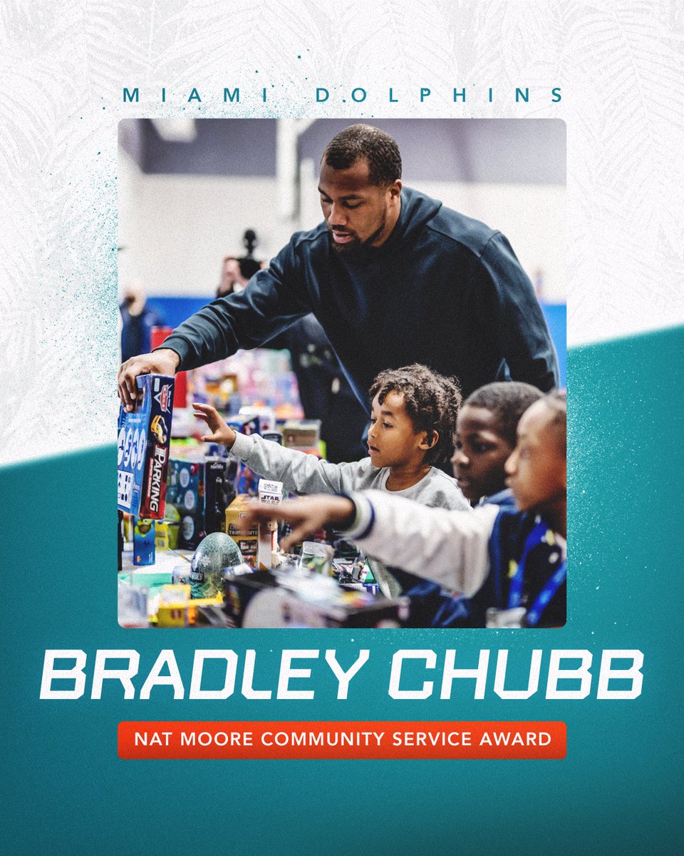 This year’s Nat Moore Community Service Award winner is @astronaut! Through his Chubb Foundation, Bradley has made an impact in the South Florida community, while also participating in many @FinsOffTheField and Junior Dolphins events. 🤝
