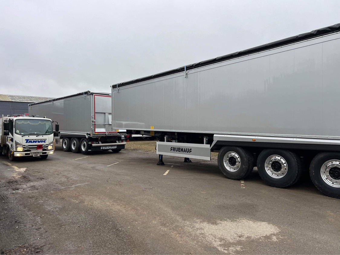 Wheel conversion day on two trailers. Steel wheels off, Alloy wheels on #alloy #alloywheel #trailer #new #haulage #fleet #service #transport #Grantham #bulking #wheels #wheel #tyre #tyres #yard #Alcoa #shiny