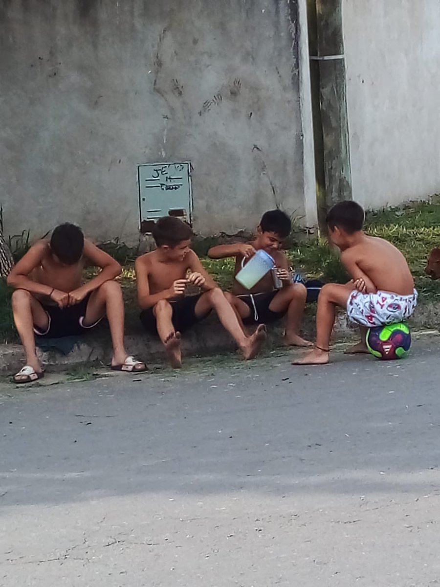 La época más feliz de todo hombre resumida en una imagen.