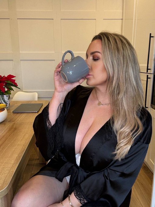 Morning fucks are the best  After mommies  coffee of course 😉 https://t.co/sb0KsrBmMP