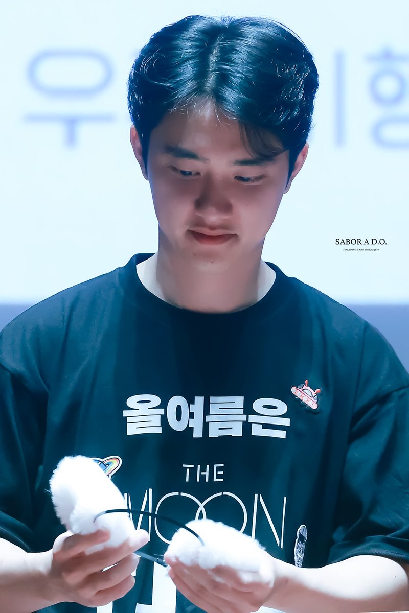 Sabor_a_DO's tweet photo. Happy birthday to My D❤️ -1-

올해는 더욱 특별한 생일이 될 거 같아.
앞으로도 경수가 가는 모든 길을 응원해.
오늘은 경수가 어느 날보다 행복하고, 어느 날보다 많이 웃고, 어느 날보다 편한 날이길 바랄게.
경수야 앞으로도 우리 자주 많이 오래 보자.
생일 진심으로 축하해.
사랑해.

#Special_D_ay #경수야_생일축하해 #경수의_새로운_날들을_응원해